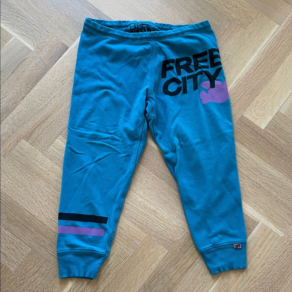 Freecity life nature love sweatpants size medium
